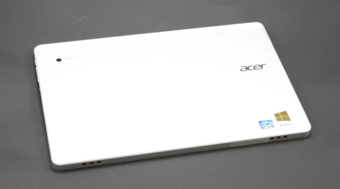 Acer W700-2.jpg