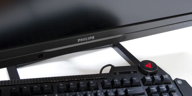 Philips 272C4QPJKAB – 27 tum och QHD i prispressad PLS-skärm