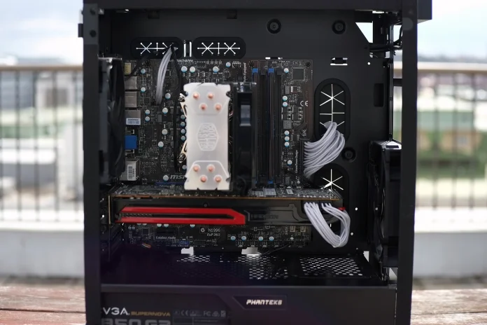 evolv-matx-tg-cable-management-overview-no-glass.jpg