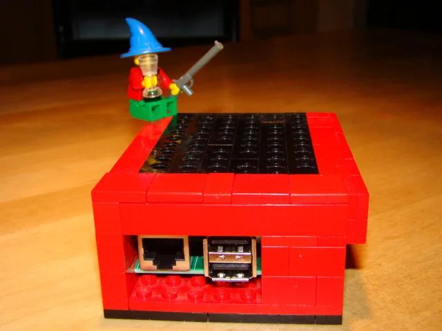 Legodator byggd i Lego