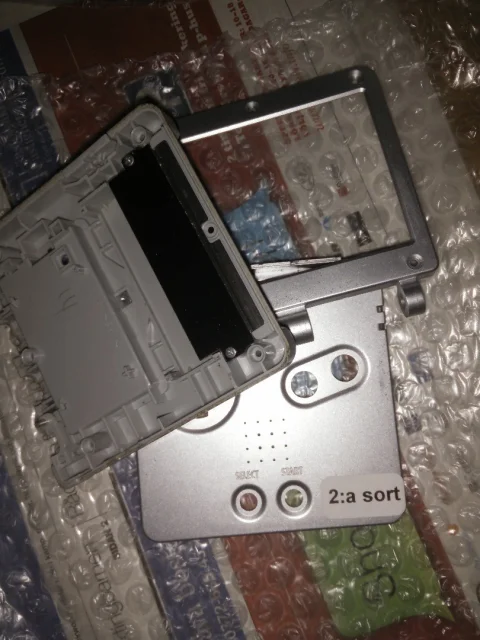Renovering Gameboy Advance SP