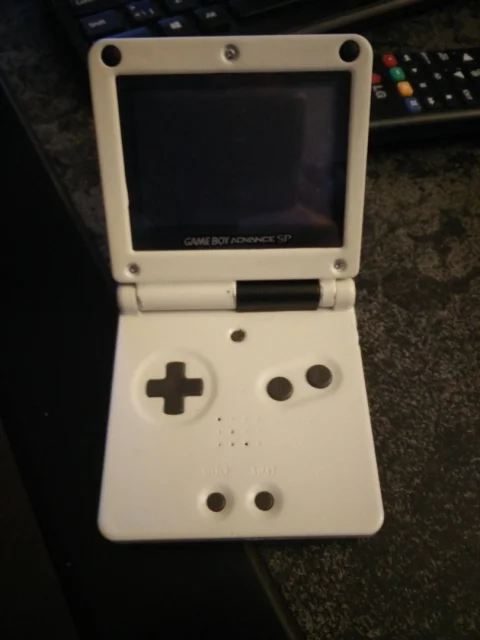 Renovering Gameboy Advance SP