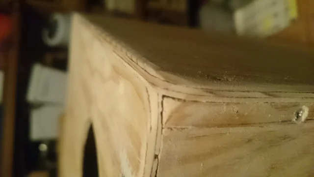 Kompakt väggmonterat ATX plywood-chassi