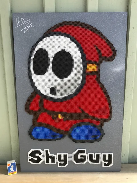 Pixel Art - Shy Guy (Mario) på tavla i trä