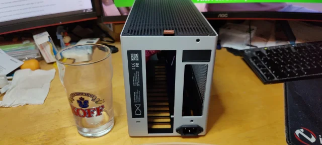 Mini-ITX Gaming dator med Louqe Ghost S1 chassi