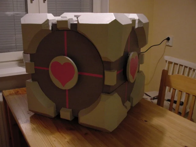Wood Weighted Companion Cube
