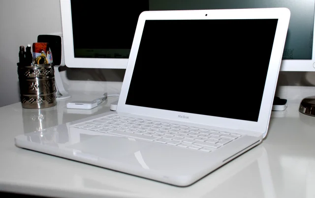 MacBook Air 11.6" 128GB SSD & MacBook 13"