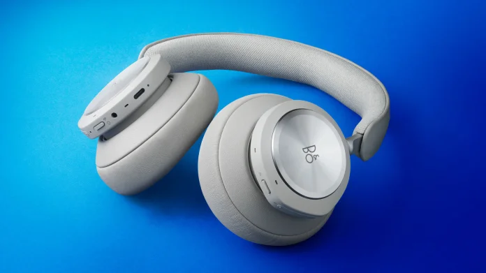 Headphone-Moment-2022-Beoplay-Portal-Digital-English-0001-Grey-Full-Product.jpg