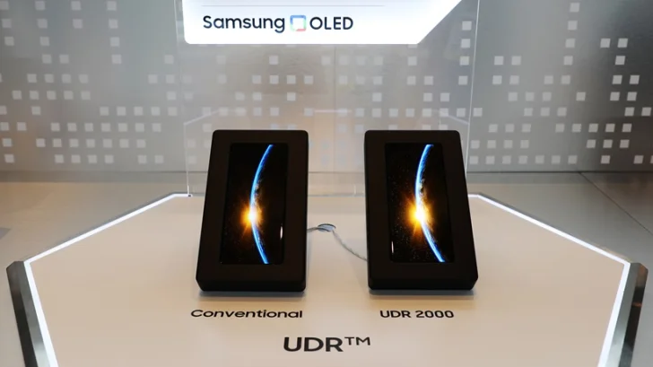 Samsung Display visar telefonskärm med bländande 2 000 nits
