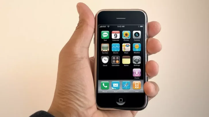Apple Iphone från 2007 säljs för 650 000 kronor