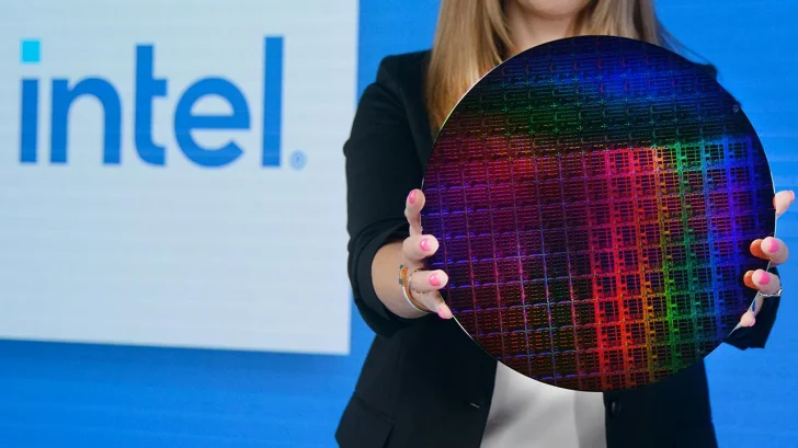 Intel kontrar AMD med 144-kärnig Xeon-processor