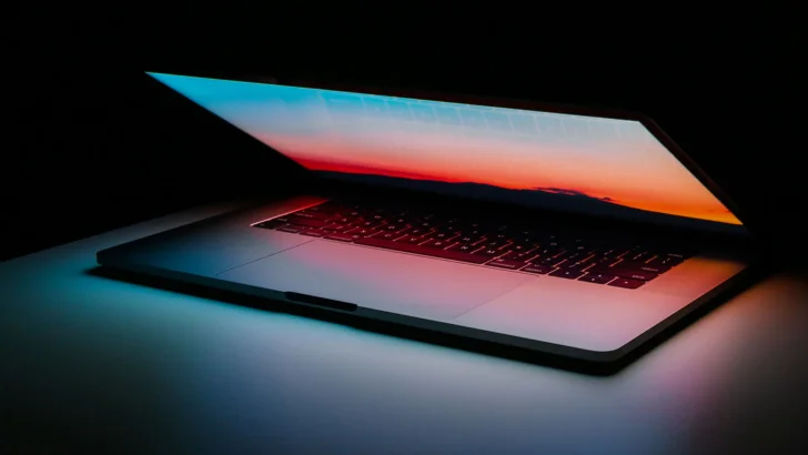 Apple kan släppa Macbook Pro med OLED 2027