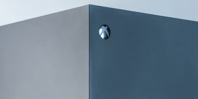 Foton visar vit Xbox Series X utan optisk läsare