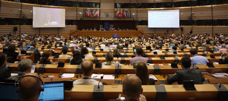 EU röstar igenom upphovsrättsdirektiven Artikel 11 och Artikel 13