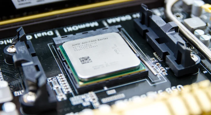 AMD A8-7600 för hembyggare försenas till årets andra hälft