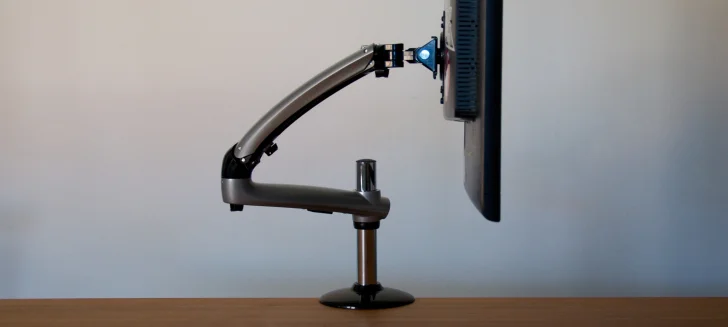 Testpilot: Ergotech Freedom Arm - flexibelt bordsfäste för datorskärmen