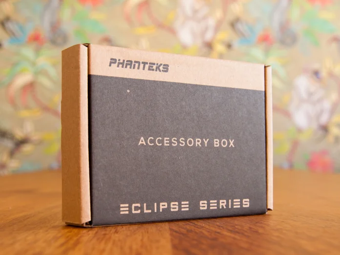 Phanteks_Eclipse_P400A_accessory_box.jpg