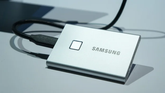 Samsung-Portable-SSD-T7-Touch-4.jpg