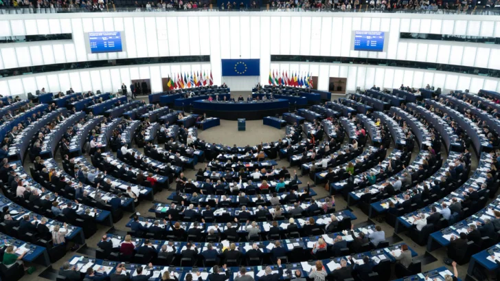 EU-parlamentet röstar för skärpt reglering av riktade annonser