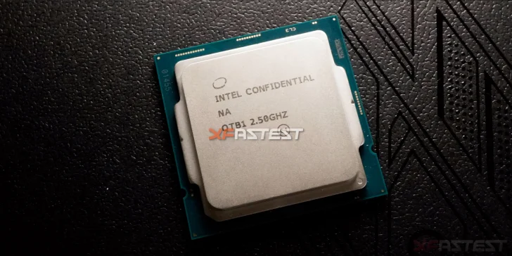 Intels tiokärniga Core i9-10900 på bild