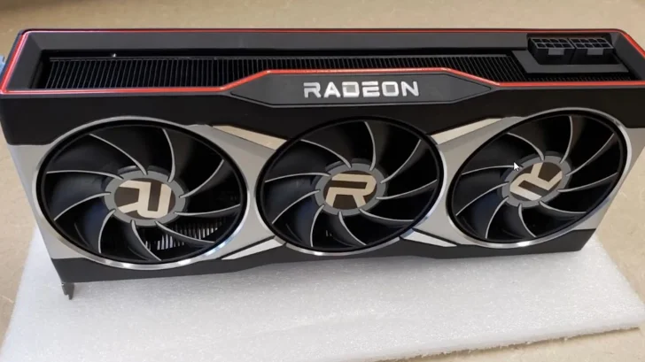 Radeon RX 6000 dyker upp på bild igen – med en mindre modell