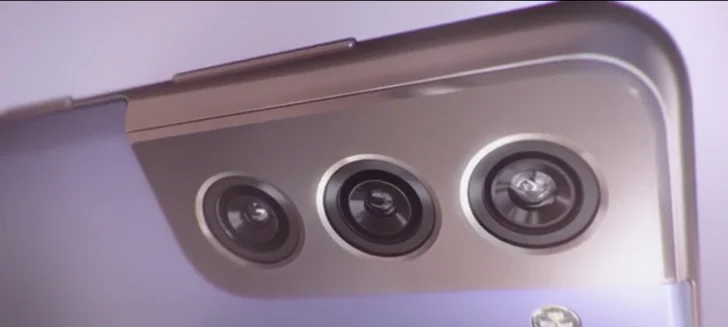 Samsung smyger bort reklam som driver med Apples uteblivna Iphone-laddare