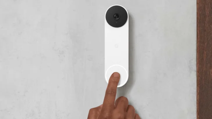 Google Nest Doorbell med inbyggd kamera i svenska butikshyllor