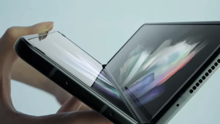 Ny design kan få bort vecket på Samsung Galaxy Fold 5
