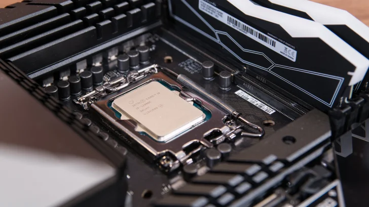Intel Core i7-13700K skymtas i Geekbench