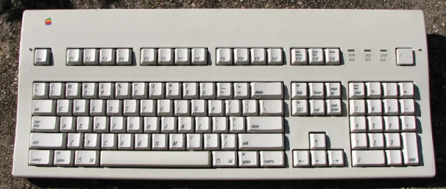 Ducky goes Apple extended II keyboard.