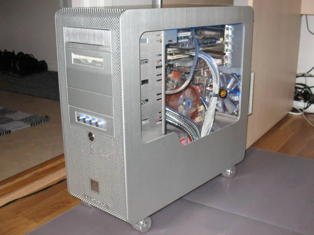 Lian li PC-V1000