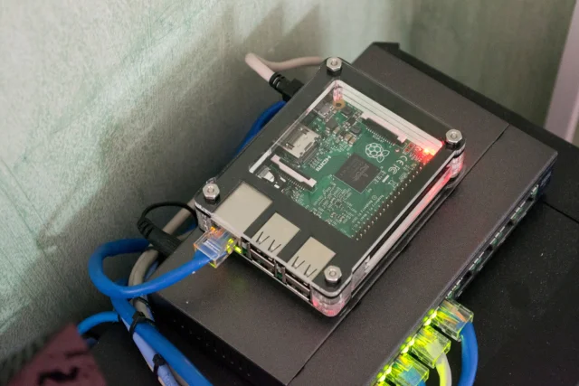 Raspberry Pi Mini Server