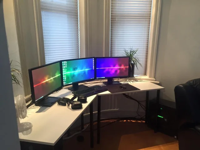 Triple monitor setup