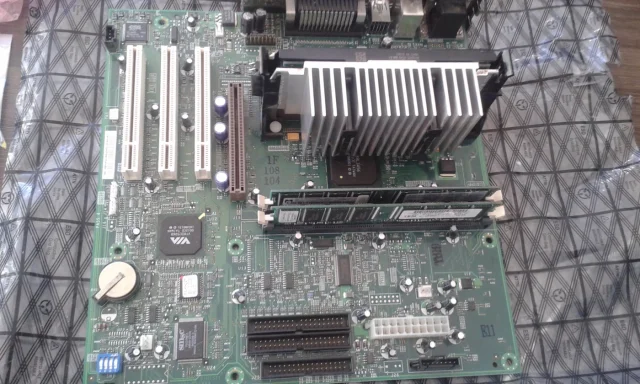 Slot 1 Pentium III, 3dFx Retro win98 build
