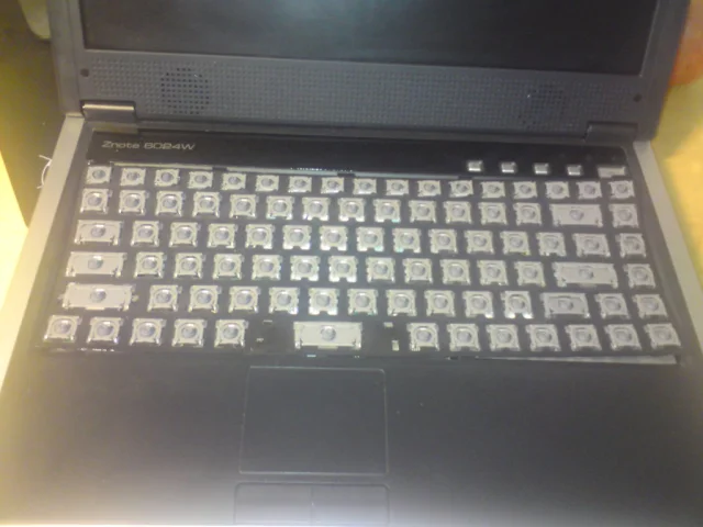 Reparation av laptop-tangentbord