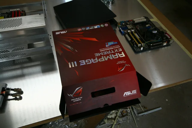 Asus ARES Bygglogg